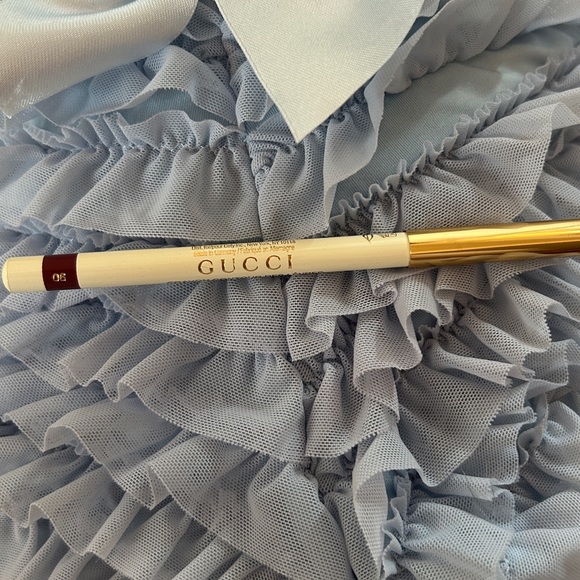 GUCCI lip pencil in shade 06 Bordeaux - Picture 2 of 4